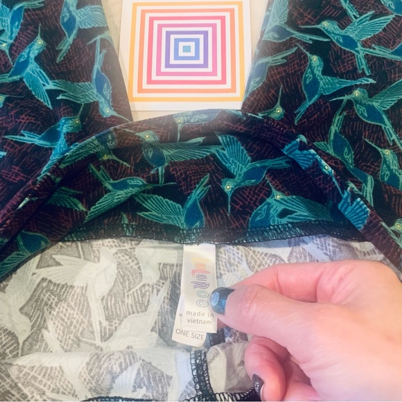 New Lularoe Butter Soft Leggings - Hummingbird OS - Picture 2 of 4